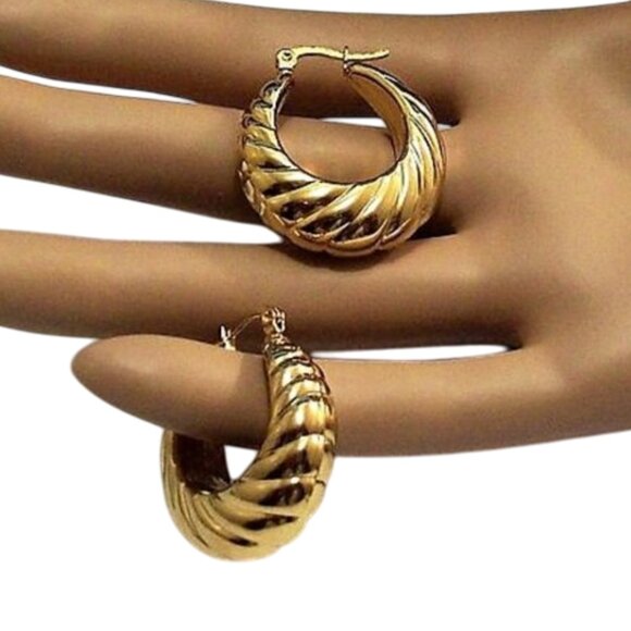 24K Gold Plated Rib Lined Hoop Pierced Post Earrings 32mm Long Thick Band - Picture 1 of 12